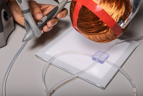 EPFL researchers have invented a remarkably small and ultraflexible neurovascular microcatheter. Powered by blood flow, it can safely navigate the most intricately branched arteries in a matter of seconds.