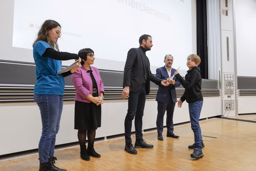 Remises des attestations robots et informatique pour les enfants du Jura