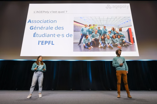 Un événement d’envergure pour préparer son avenir. Comme chaque année, l’EPFL, via son Service de promotion de l’éducation et en collaboration avec ses facultés, se réjouit d'accueillir les gymnasiennes et gymnasiens sur son campus. L’École propose de venir découvrir ses filières de formation, sa communauté estudiantine, son corps enseignant, ses équipes de recherche, les divers services dédiés aux étudiantes et étudiants débutant à l’EPFL, ainsi que les multiples associations chargées d’animer la vie socia