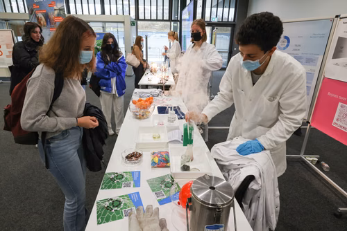 Journée des Gymnasiens accueil et stands 