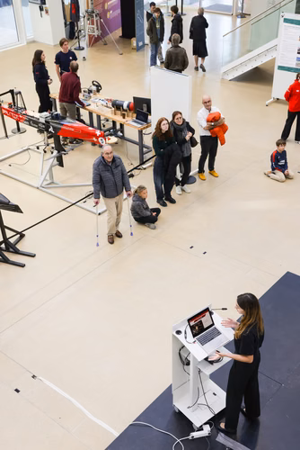La découverte des sciences et des technologies au cœur du campus, pour les adultes et les enfants.
