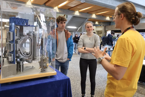Journée de sensibilisation aux Sciences à Thoune. Organisé par le service de promotion des études