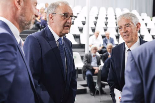 On September 21st, EPFL celebrate the 30th anniversary of its flagship experiment, the Tokamak à Configuration Variable (TCV). Operated by the Swiss Plasma Center as part of the EUROfusion Consortium, it is one of the key European facilities for the ITER project, which aims to demonstrate the scientific and technological feasibility of fusion as an energy source, and the development of DEMO, whose objective is to prove its commercial feasibility. The TCV Tokamak represents a major asset in the global effort