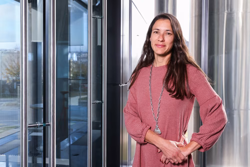 Paula Cacault est responsable des opérations du centre Enterprise for Society (E4S). Elle facilite les projets de recherche et participe au développement des activités du centre, comme un nouveau programme de master pour former la prochaine génération de dirigeants qui guideront la société en cette période de transition.