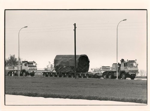 Convoi exceptionnel en direction de l'EPFL, route de Saint-Sulpice.
