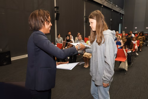 Remises des attestations pour les filles, Genève 2022