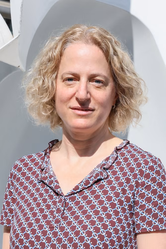 Tamar Kohn professeure ordinaire de sciences et ingénierie de l’environnement à la Faculté de l’environnement naturel, architectural et construit (ENAC)