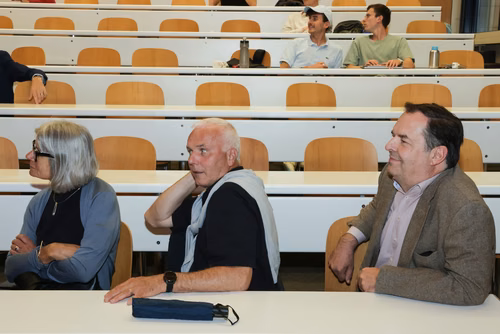 A l'occasion du dernier cours de Claude Nicollier, ses amis, collègues et famille lui ont fait la surprise d'être présents