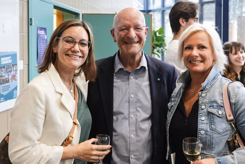 A l'occasion du dernier cours de Claude Nicollier, ses amis, collègues et famille lui ont fait la surprise d'être présents