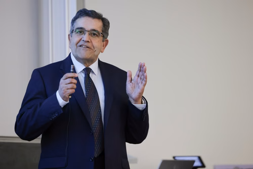 Honorary Lecture of Professor Jacques-Edouard Moser