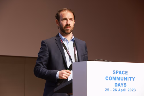 Challenges and opportunities in the space field. Practical and useful information for space industries and newcomers in the domain.