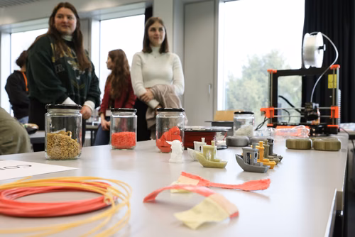 Journée de sensibilisation aux Sciences à Thoune. Organisé par le service de promotion des études