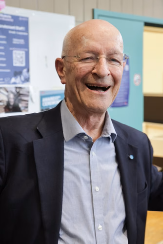 A l'occasion du dernier cours de Claude Nicollier, ses amis, collègues et famille lui ont fait la surprise d'être présents