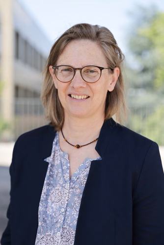 Innosuisse, the Swiss Innovation Agency, draws on experts in a range of fields to review funding requests. We spoke with the four Innosuisse experts from EPFL – all of whom are women.