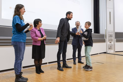 Remises des attestations robots et informatique pour les enfants du Jura
