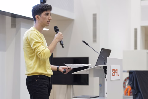 After two months of conducting research in an EPFL laboratory, the interns will present their research projects in the form of a poster or a short oral presentation (My research in 180 sec) to a selected audience including professors, donors, organizers as well as the cohort of interns.