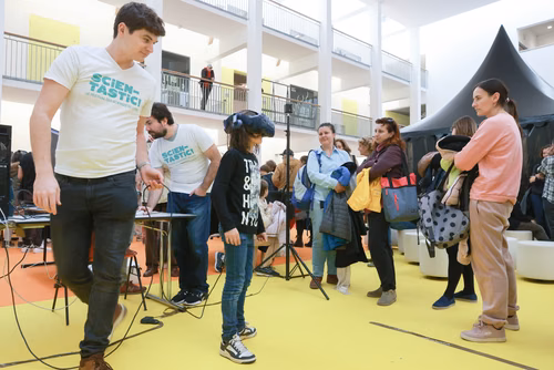 La lumière, voici la toute nouvelle thématique du festival Scientastic, le festival des sciences de l'EPFL Organisateur Service de promotion des sciences sps. 