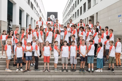 Le championnat des jeux mathématiques et logiques est une compétition populaire et scolaire organisée chaque année à l’échelon européen. Il voit s’affronter des passionné·e·s de mathématiques de toutes générations venus d’une douzaine de pays. Sa finale internationale, qui a traditionnellement lieu à Paris, sera cette année organisée à Lausanne (EPFL). La FSJM gère depuis plus de 30 ans l’organisation de ce championnat en Suisse. Finale sur le Campus EPFL