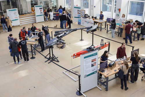 La découverte des sciences et des technologies au cœur du campus, pour les adultes et les enfants.