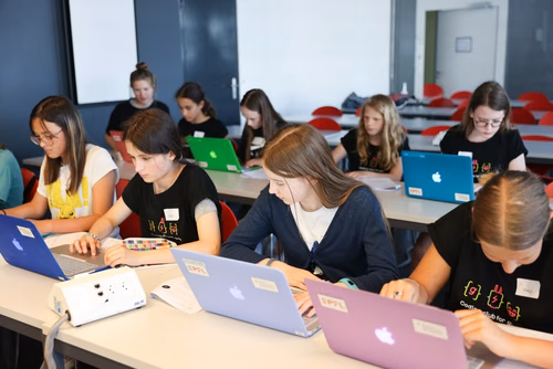 Le tout premier Meet up national du Coding club des filles s'est déroulé sur le campus de l’EPFL à Lausanne.