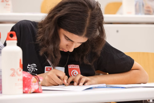 Le championnat des jeux mathématiques et logiques est une compétition populaire et scolaire organisée chaque année à l’échelon européen. Il voit s’affronter des passionné·e·s de mathématiques de toutes générations venus d’une douzaine de pays. Sa finale internationale, qui a traditionnellement lieu à Paris, sera cette année organisée à Lausanne (EPFL). La FSJM gère depuis plus de 30 ans l’organisation de ce championnat en Suisse. Finale sur le Campus EPFL