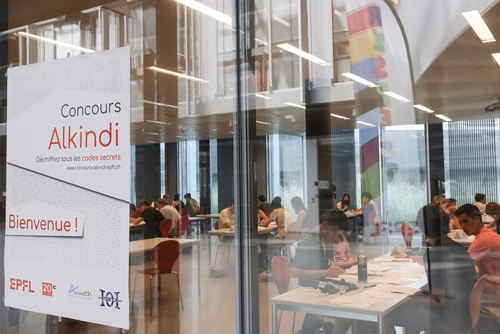 Le concours Alkindi-suisse est une compétition de cryptographie qui a lieu chaque année et ouverte aux classes de 9e, 10e et 11e secondaires. Il est organisé par l’EPFL, les associations Animath et France-ioi. La participation est entièrement gratuite.