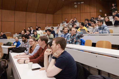 La conférence sur les systèmes de traitement de l'information neuronale (NeurIPS) est la principale conférence sur l'apprentissage automatique.