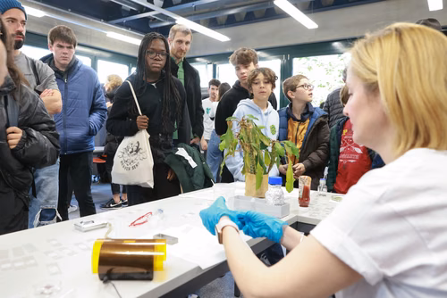 La lumière, voici la toute nouvelle thématique du festival Scientastic, le festival des sciences de l'EPFL Organisateur Service de promotion des sciences sps. 