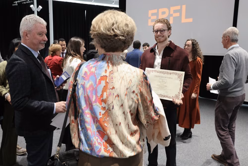 Cérémonie de remise des diplômes aux étudiants MNIS