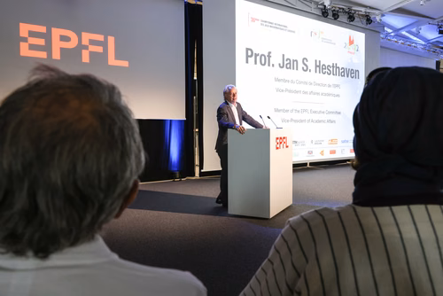 Le championnat des jeux mathématiques et logiques est une compétition populaire et scolaire organisée chaque année à l’échelon européen. Il voit s’affronter des passionné·e·s de mathématiques de toutes générations venus d’une douzaine de pays. Sa finale internationale, qui a traditionnellement lieu à Paris, sera cette année organisée à Lausanne (EPFL). La FSJM gère depuis plus de 30 ans l’organisation de ce championnat en Suisse. Finale sur le Campus EPFL