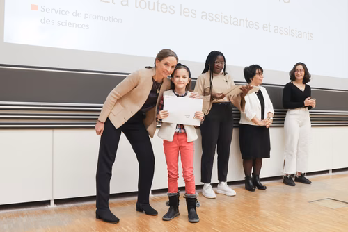 Journée à la découverte des Sciences Remise attestations "Internet & Code pour les filles" Service de la promotion des Sciences de l'EPFL 