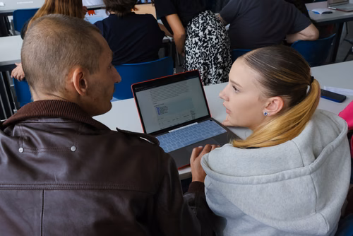 Le Meet up national annuel du Coding club des filles sur le campus de l’EPFL Service de promotion des sciences SPS 