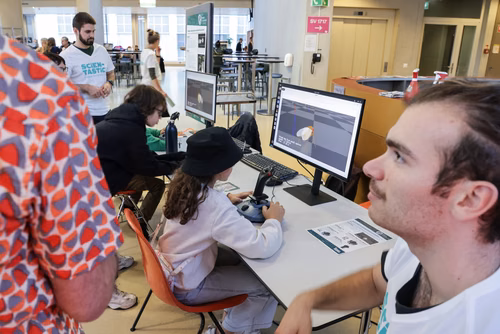La découverte des sciences et des technologies au cœur du campus, pour les adultes et les enfants.