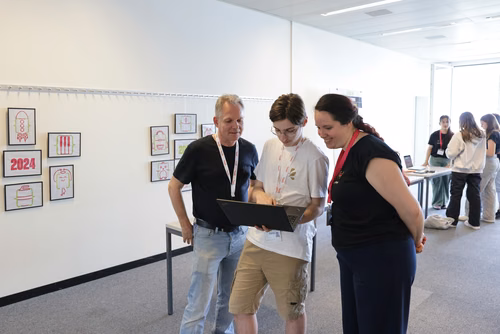 Le Meet up national annuel du Coding club des filles sur le campus de l’EPFL Service de promotion des sciences SPS 