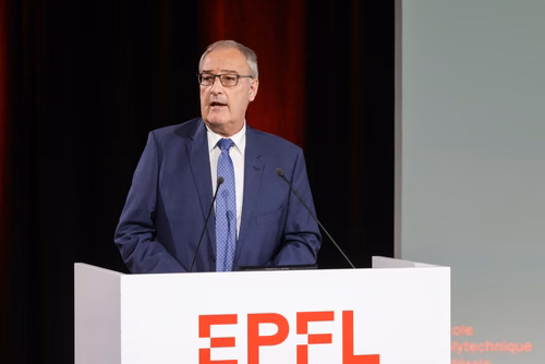 On September 21st, EPFL celebrate the 30th anniversary of its flagship experiment, the Tokamak à Configuration Variable (TCV). Operated by the Swiss Plasma Center as part of the EUROfusion Consortium, it is one of the key European facilities for the ITER project, which aims to demonstrate the scientific and technological feasibility of fusion as an energy source, and the development of DEMO, whose objective is to prove its commercial feasibility. The TCV Tokamak represents a major asset in the global effort