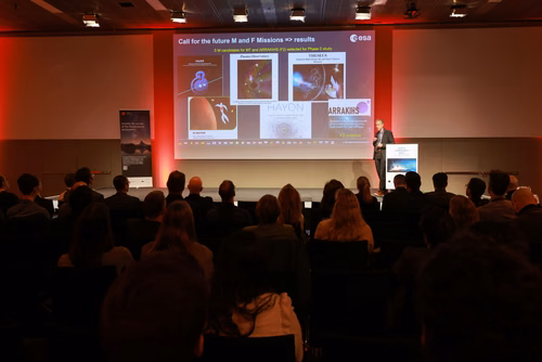 Challenges and opportunities in the space field. Practical and useful information for space industries and newcomers in the domain.
