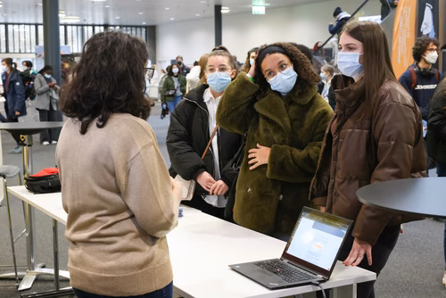 Journées des gymnasiens accueil et stands 