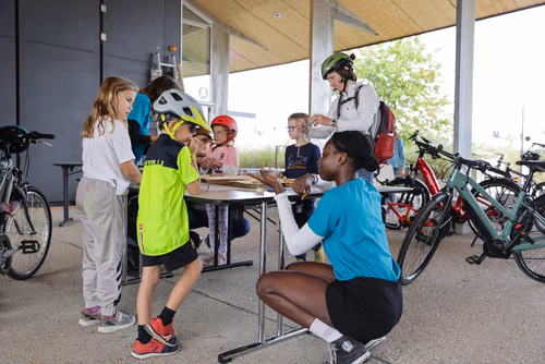 Cap sur l'Ouest, la fête du district de l’Ouest lausannois en mobilité douce, débarque à nouveau à l'EPFL avec une halte festive sur la place Cosandey !