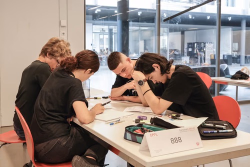 Le concours Alkindi-suisse est une compétition de cryptographie qui a lieu chaque année et ouverte aux classes de 9e, 10e et 11e secondaires. Il est organisé par l’EPFL, les associations Animath et France-ioi. La participation est entièrement gratuite.