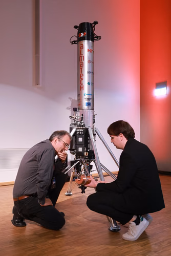 Challenges and opportunities in the space field. Practical and useful information for space industries and newcomers in the domain.