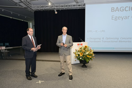 Remise des masters en informatique et systèmes de communication, le 1 octobre 2016