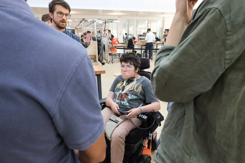 Durant le cours intitulé « Assistive Technology Challenge », des étudiants de l’EPFL ont développé des solutions personnalisées pour des patients atteints de handicap moteur.