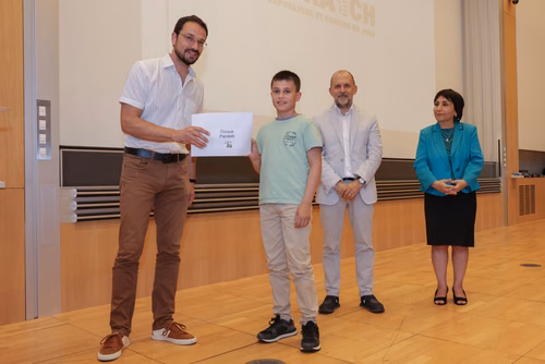 Remise des attestations aux participantes et participants aux cours organisés par le Service de Promotion des Sciences dans le canton du Jura. Avec la participation, pour cette édition, du ministre de l'enseignement, Martial Coutet et du vice-président pour l’innovation et l’impact, Edouard Bugnon