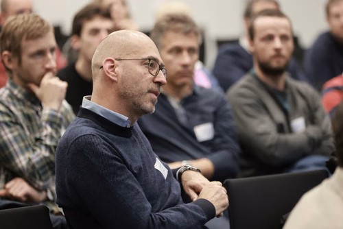 Organisées par le Service promotion de l’éducation, en collaboration avec les sections de l’EPFL, les rencontres 5 à 7 constituent un moment d’échange privilégié entre les enseignantes et enseignants du secondaire et le corps professoral de l’EPFL.