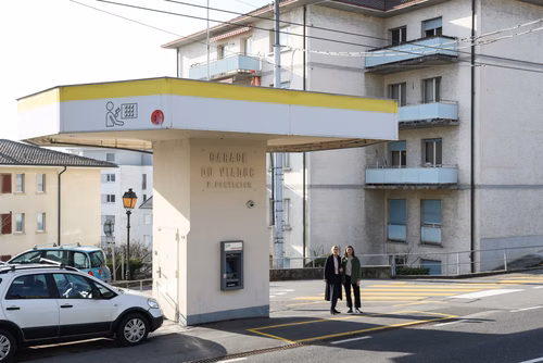 Les stations-service vont devoir se trouver une nouvelle fonction dans l'ère post-énergie fossile. C'est cet enjeu que développent Anja Fröhlich, architecte et professeure associée, et Lara Monti, enseignante assistante, au Laboratoire d'architecture élémentaire et d'étude des types (EAST) - Commun de l'EPFL