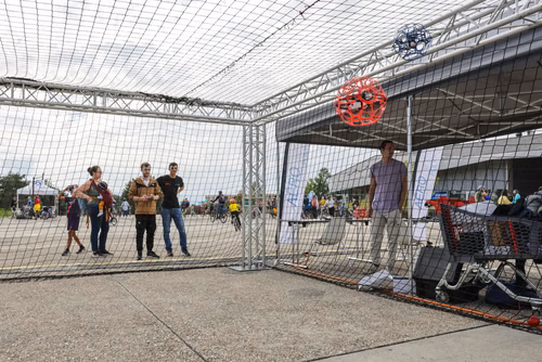 Cap sur l'Ouest, la fête du district de l’Ouest lausannois en mobilité douce, débarque à nouveau à l'EPFL avec une halte festive sur la place Cosandey !