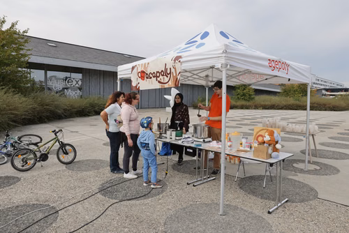 Cap sur l'Ouest, la fête du district de l’Ouest lausannois en mobilité douce, débarque à nouveau à l'EPFL avec une halte festive sur la place Cosandey !