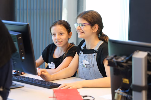 Le tout premier Meet up national du Coding club des filles s'est déroulé sur le campus de l’EPFL à Lausanne.