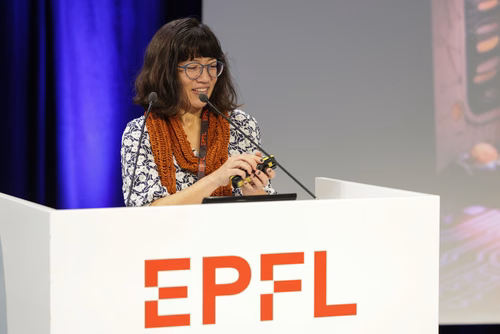 The theme of the conference is “Enabling Discovery by Integrating Microscopy, Machine Learning, and Automation”. The first of its kind in the field, it will bring together about 150 scientists from Europe and abroad working at the forefront of imaging, AI, and hardware development to re-imagine the microscope of the future.