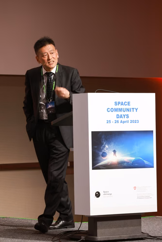 Challenges and opportunities in the space field. Practical and useful information for space industries and newcomers in the domain.